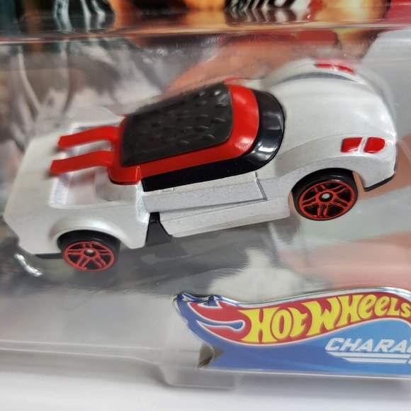 Hot Wheels Street Fighters V Character Car RYU 1/5 Capcom Mattel White Red New - Picture 3 of 16